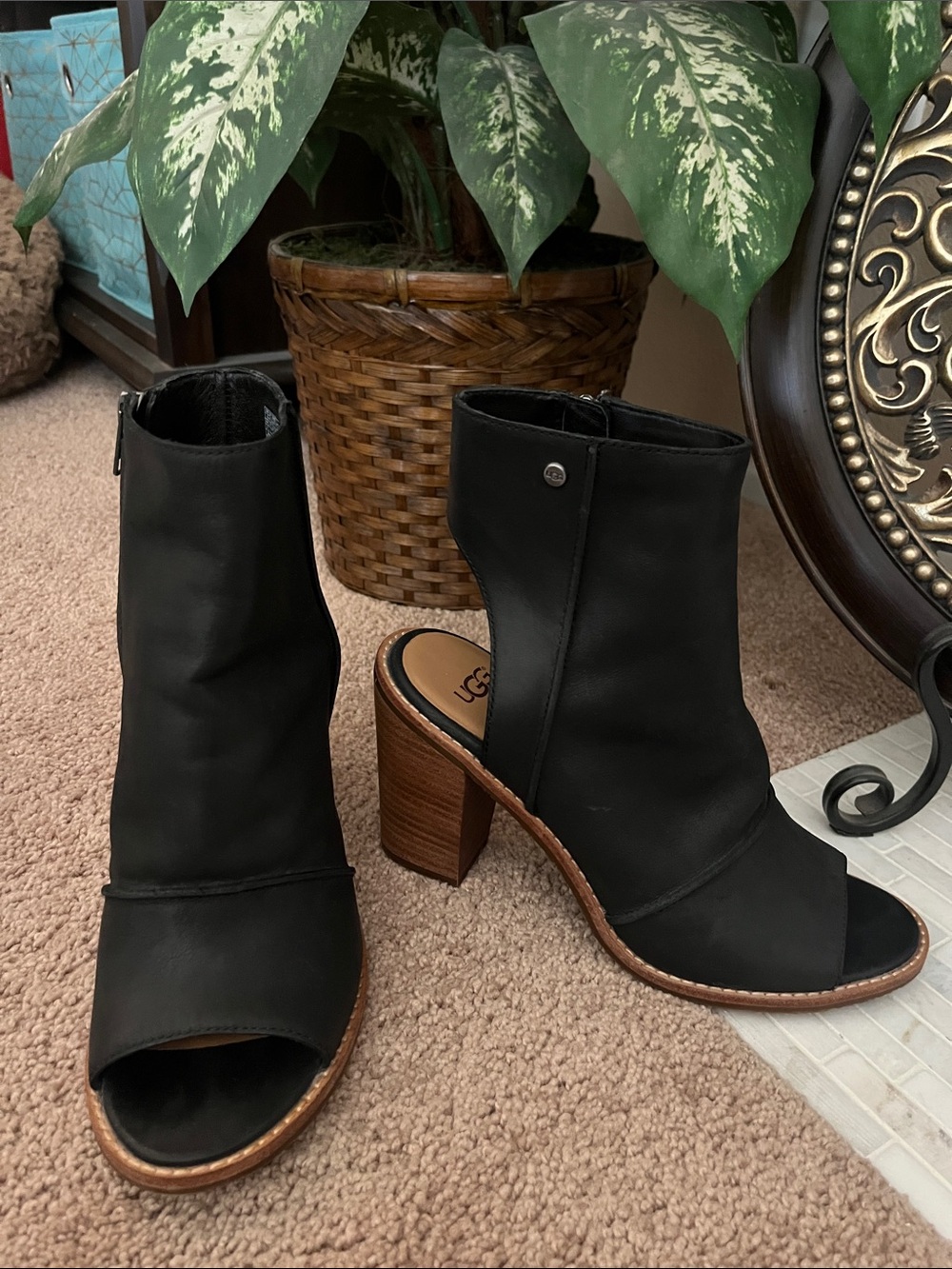 UGG Black leather Peep-Toe Stacked Heel Ankle Boots